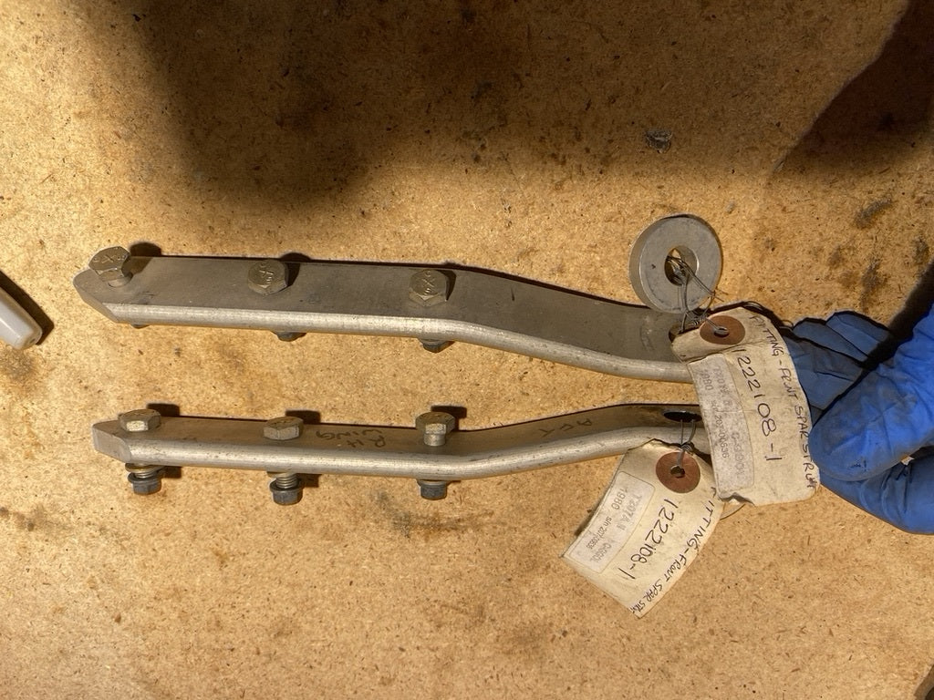 1980 Cessna Wing Front Strut Spar Fitting - 1