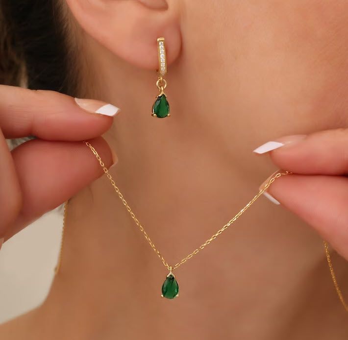 Dainty Emerald Earrings and Necklace set - 1