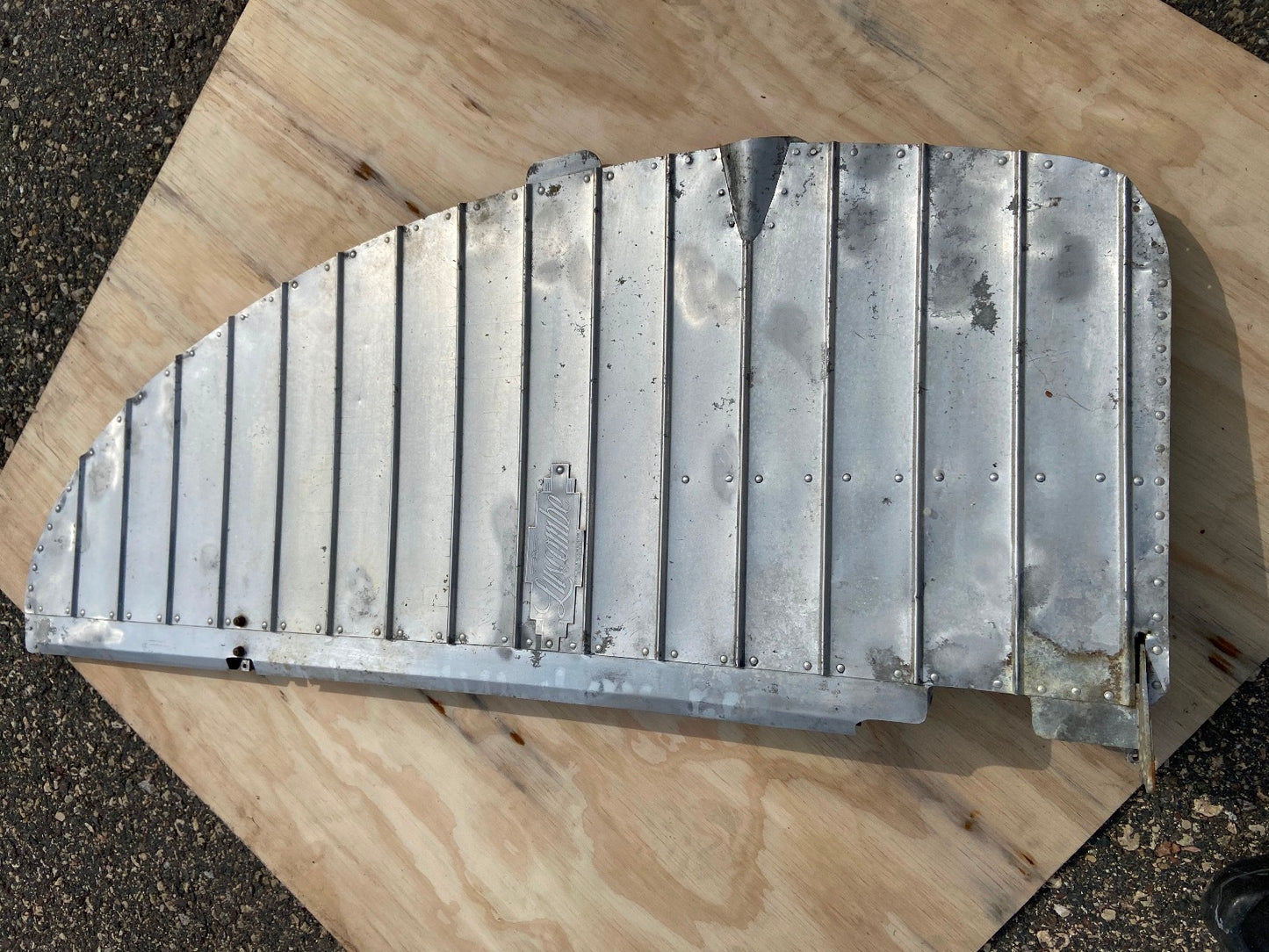 Round luscombe rudder - 1