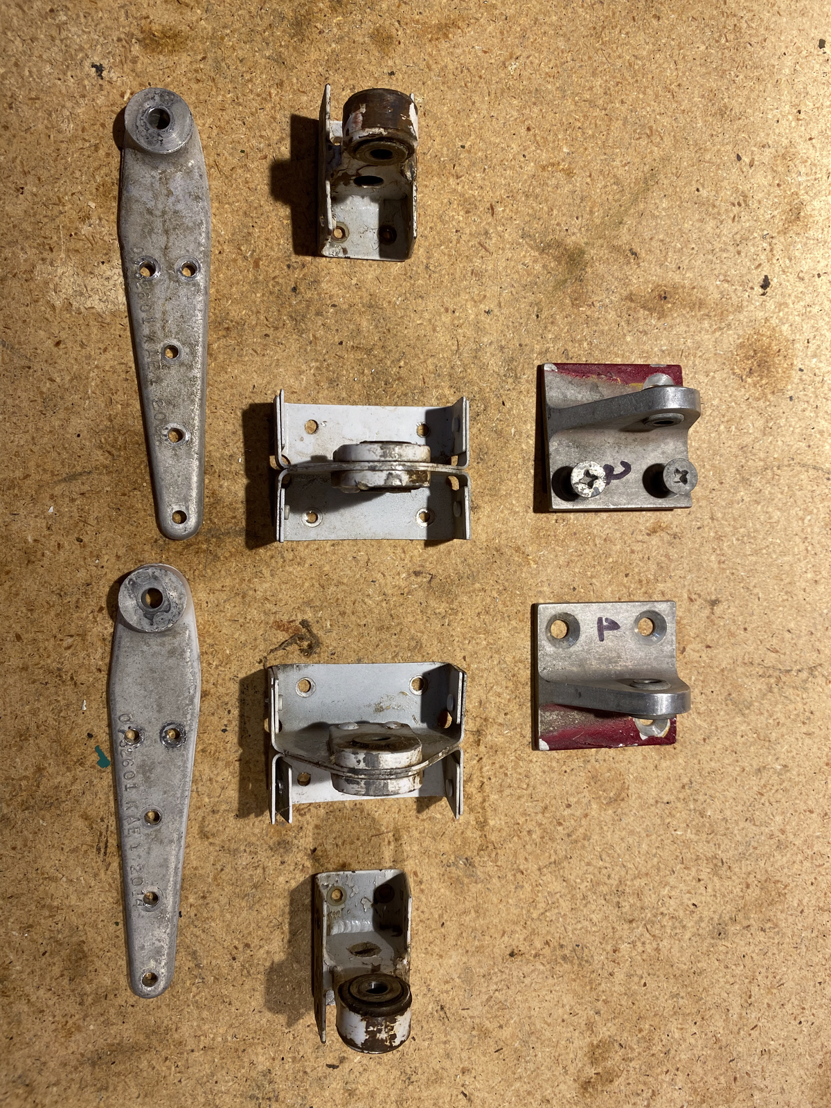 Cessna 182 Horizontal Hinges/Bushings/ETC. - 1