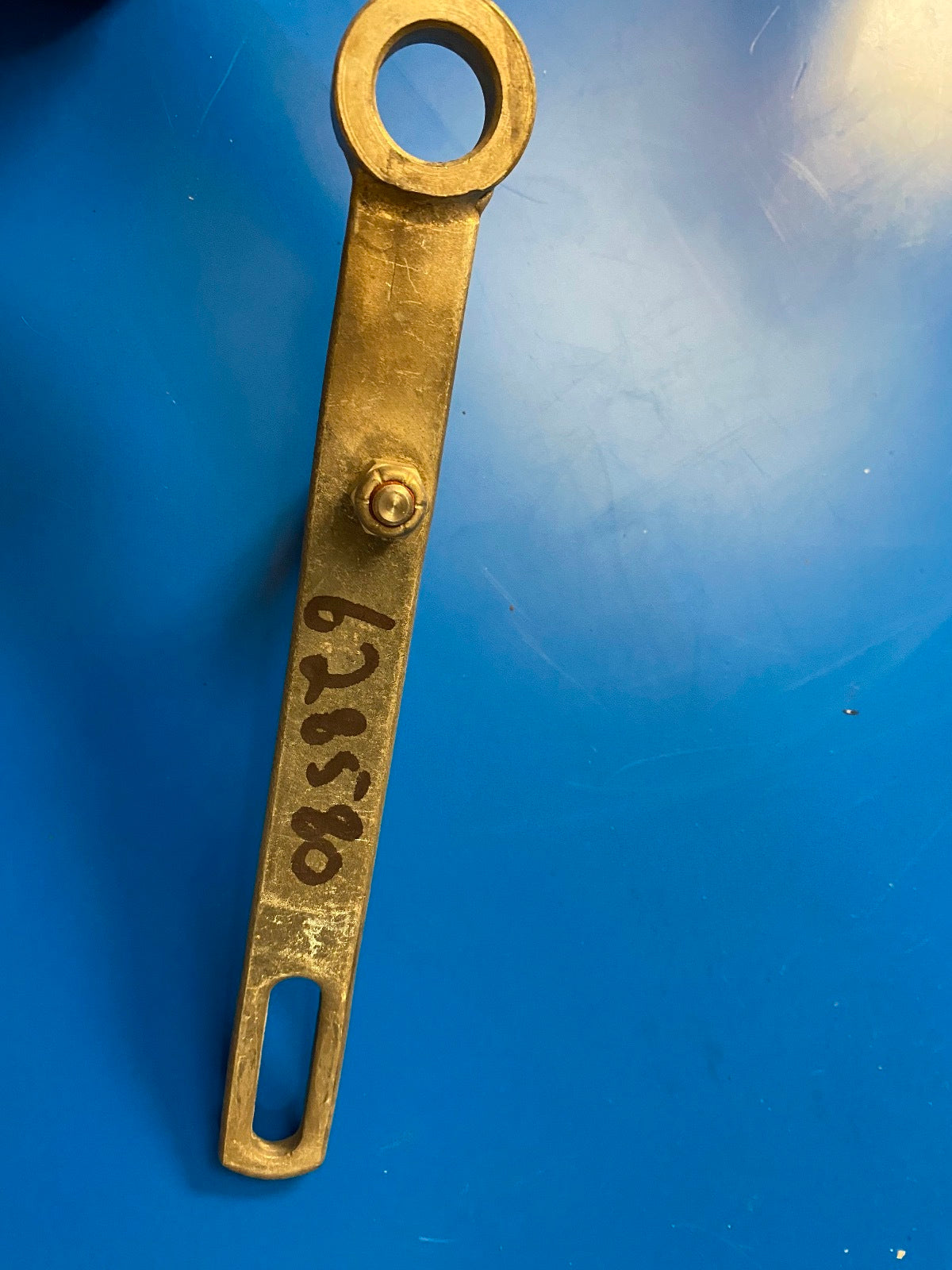 Continental Generator Upper Bracket 0850596-2 (USE:628580) - 1