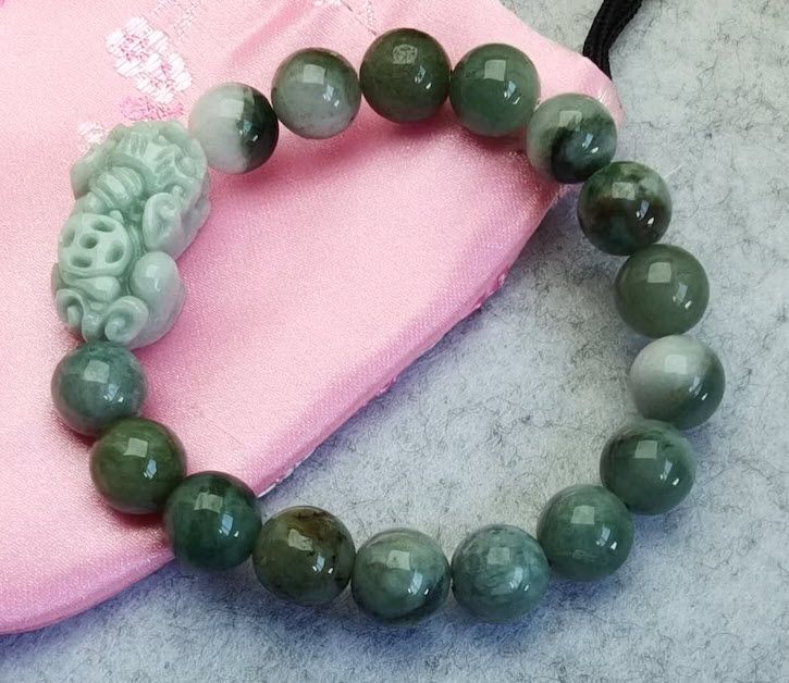 Burmese Jade bracelet with Pi Yao - 1