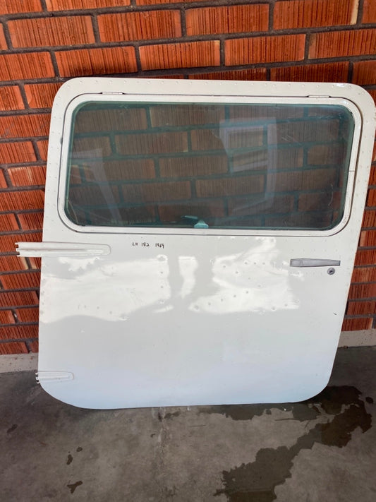 Cessna 182 LH door with latch - 1