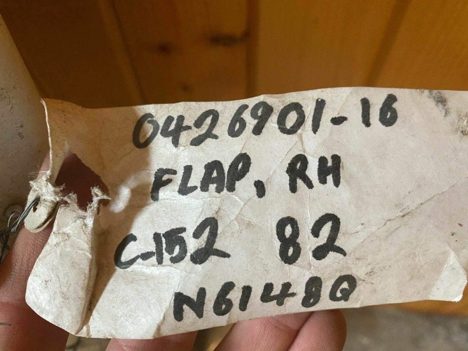 Cessna 152 flap PN 0426901-16 1982 RH - 1