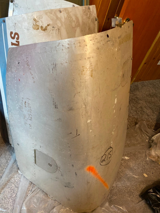 Cessna 210 upper cowl/ like new PN1252604-1 - 1