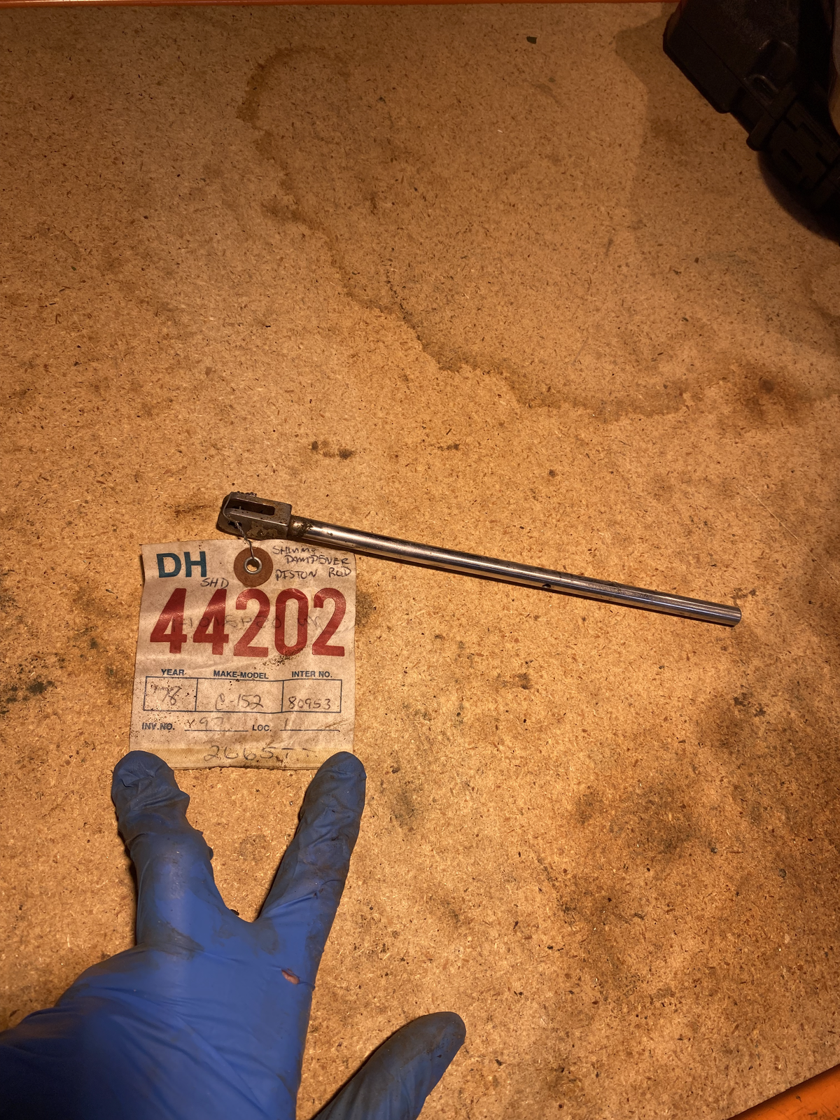 Cessna 150/152 shimmy damper push rod - 1